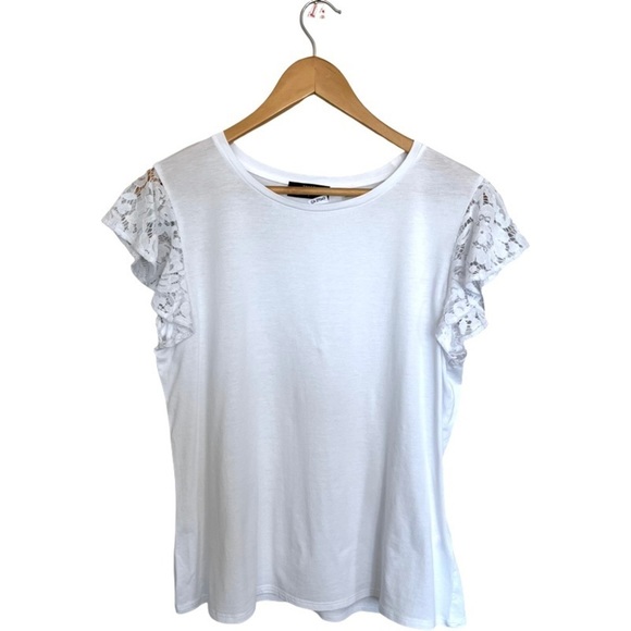 Tahari Tops - 𝅺TAHARI T Shirt with Lace Sleeves